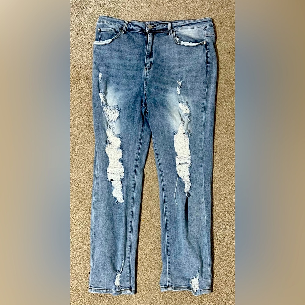 Risen distressed jeans